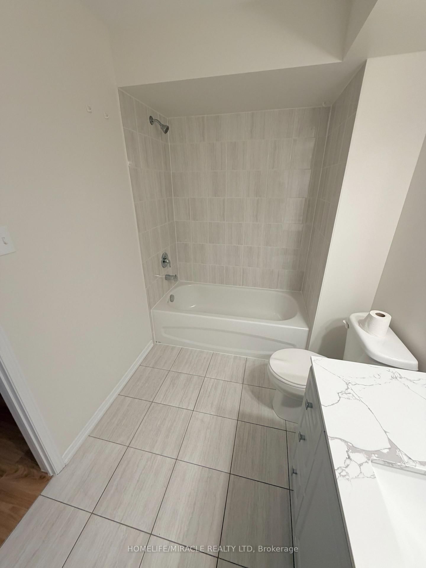 35 Glenstal Path • #265 • Oshawa, ON photo 10