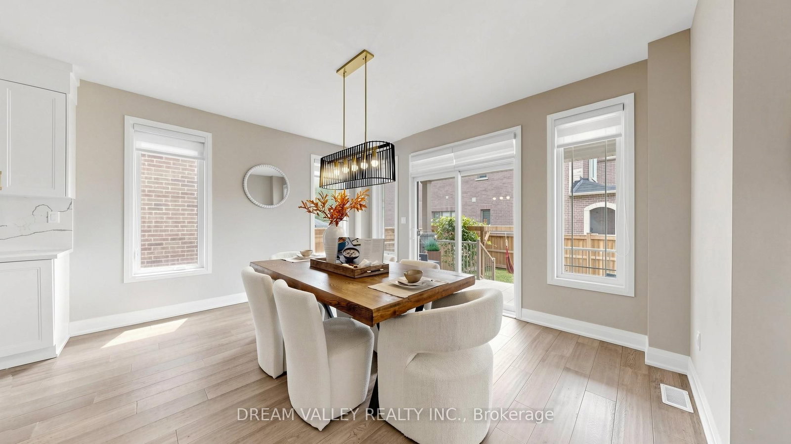 224 Severn Street • Oshawa, ON photo 19