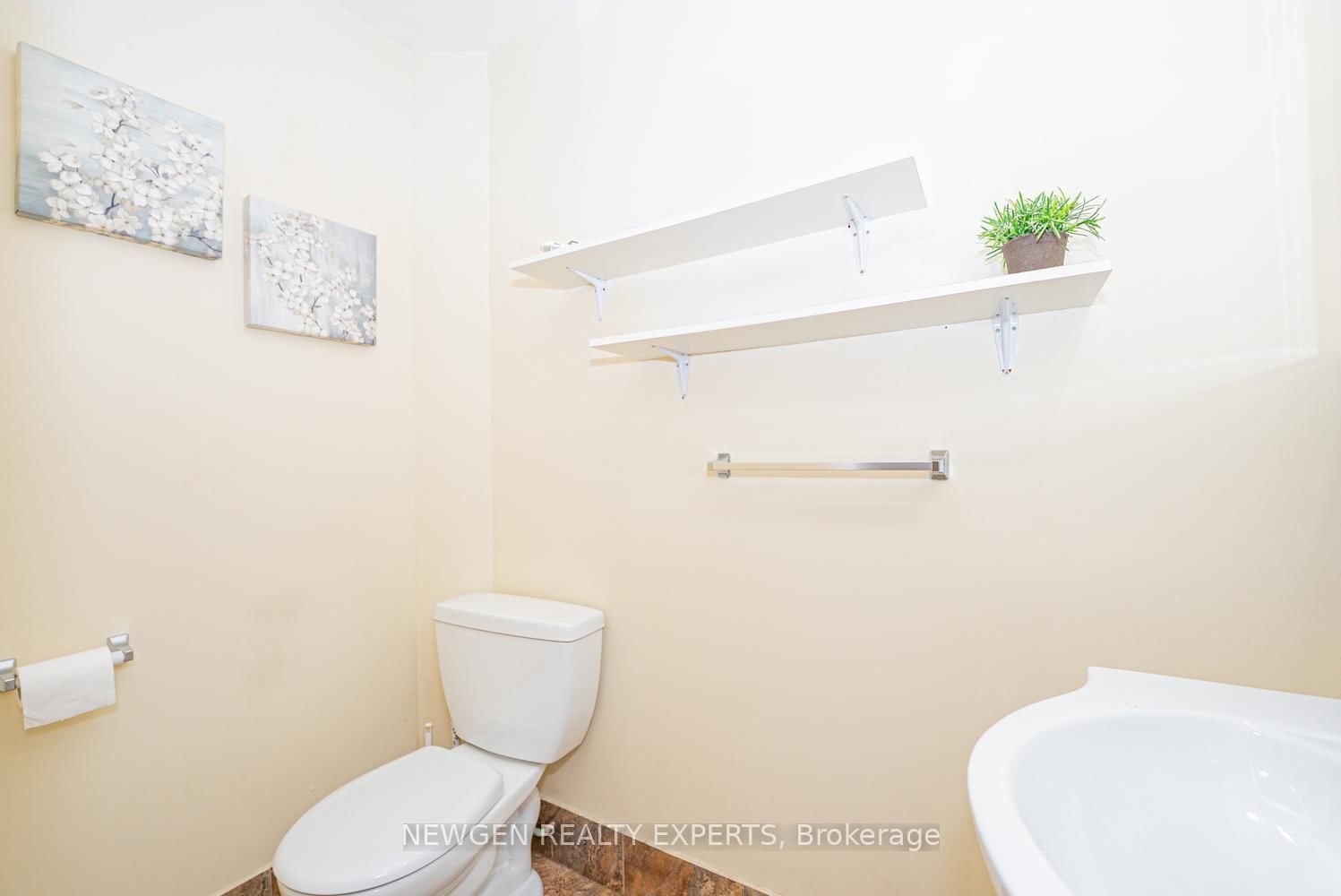 592A Danforth Road • Toronto, ON photo 18