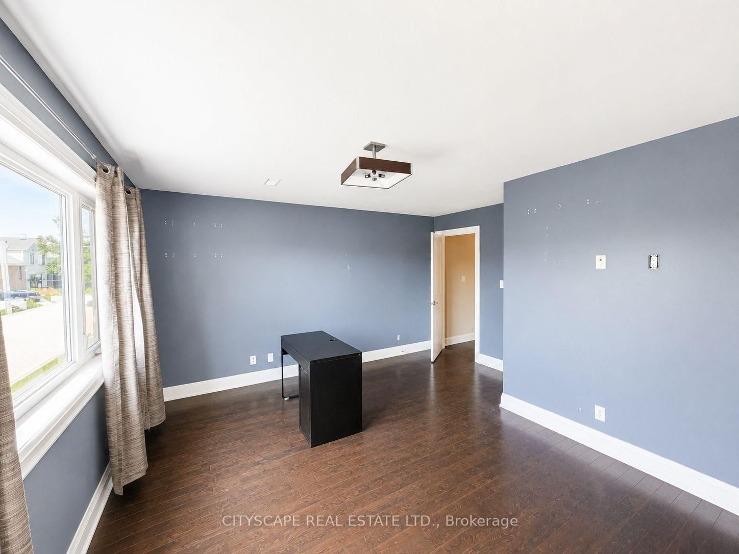 817 Cosburn Toronto,ON M4C 2V9 — Photo 19