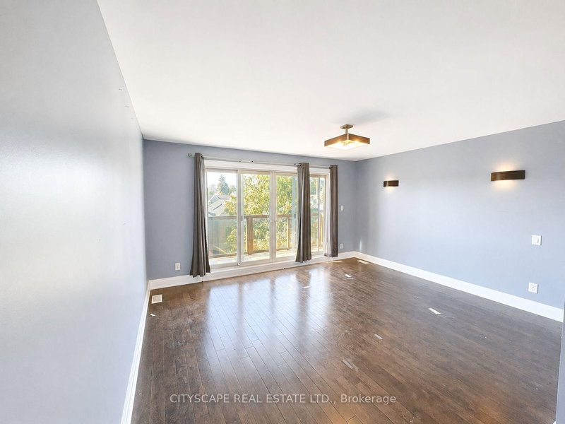 817 Cosburn Toronto,ON M4C 2V9 — Photo 27