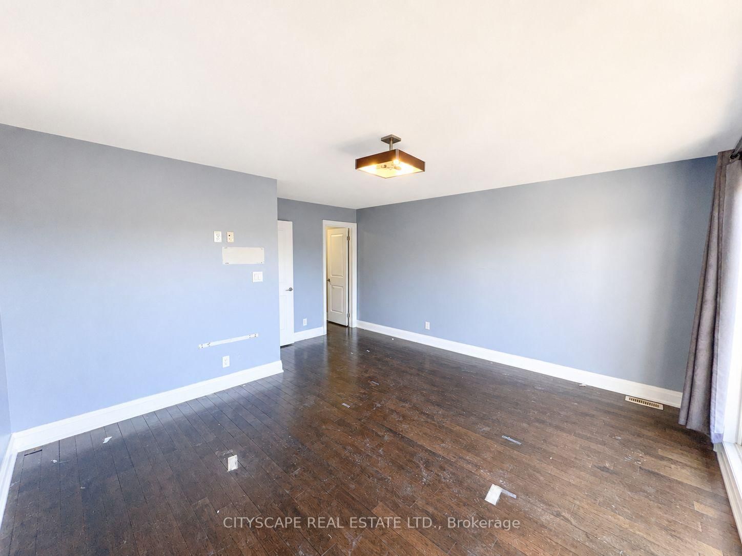 817 Cosburn Toronto,ON M4C 2V9 — Photo 29