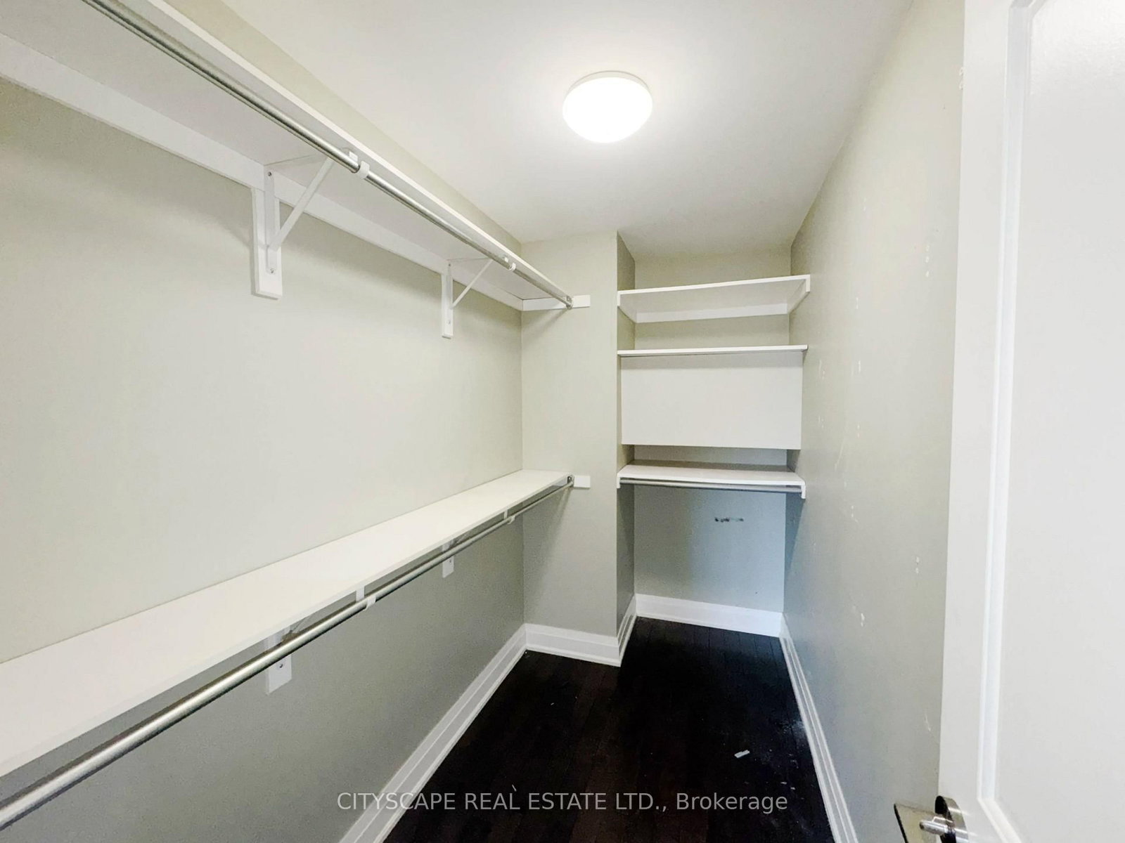 817 Cosburn Toronto,ON M4C 2V9 — Photo 31
