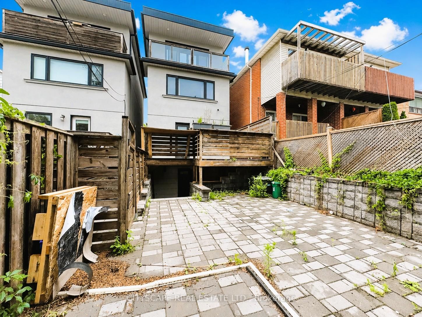 817 Cosburn Toronto,ON M4C 2V9 — Photo 44