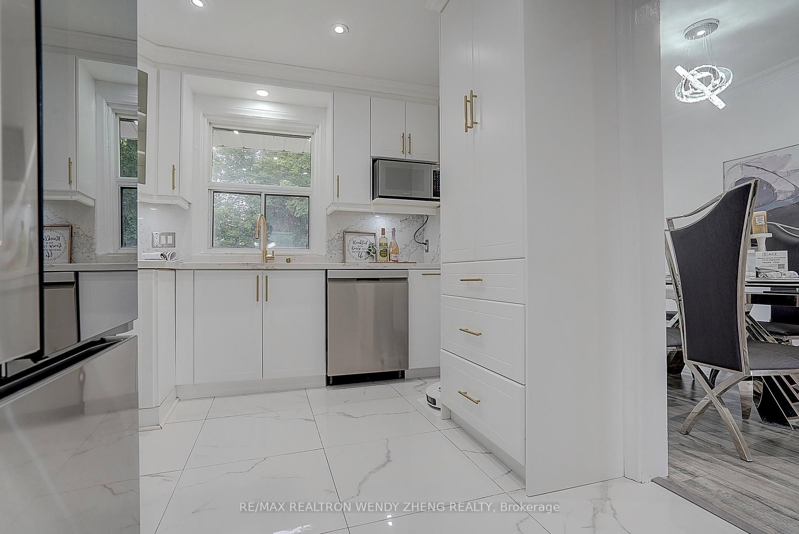 18 Courton Drive • Toronto, ON photo 17
