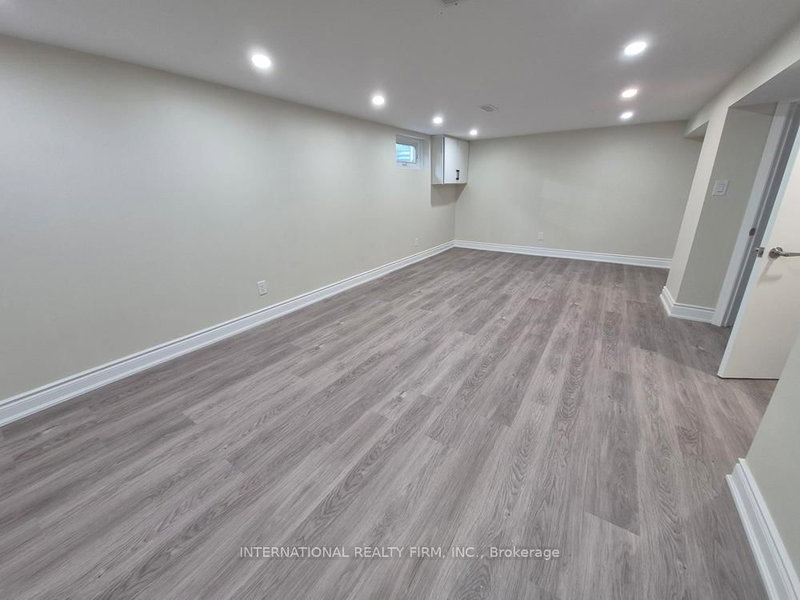 164 Central Park Boulevard S
