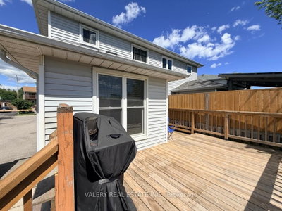 Main-1460 O'Hara Court, Oshawa, Ontario
