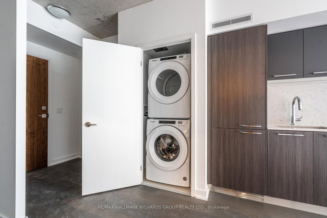 1011 - 45 Baseball Place