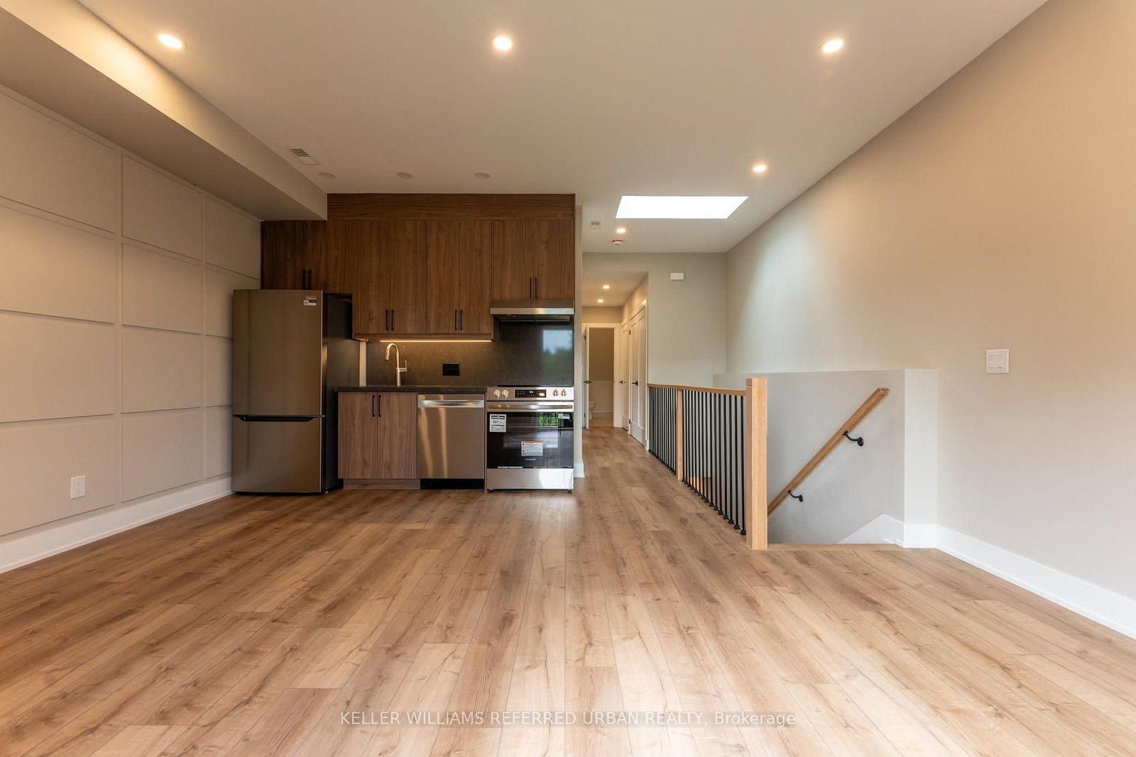 4-352 Jones Avenue, Toronto, ON, photo 3