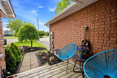 25 Hanning Court • Clarington, ON photo 3