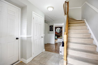 25 Hanning Court • Clarington, ON photo 6