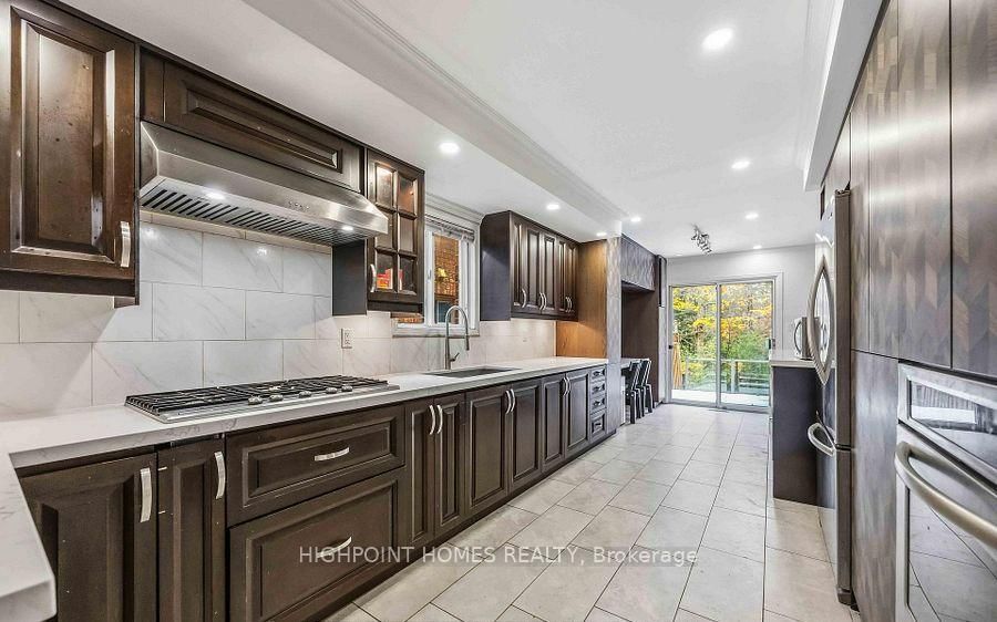 903 Alanbury Crescent • Pickering, ON photo 19