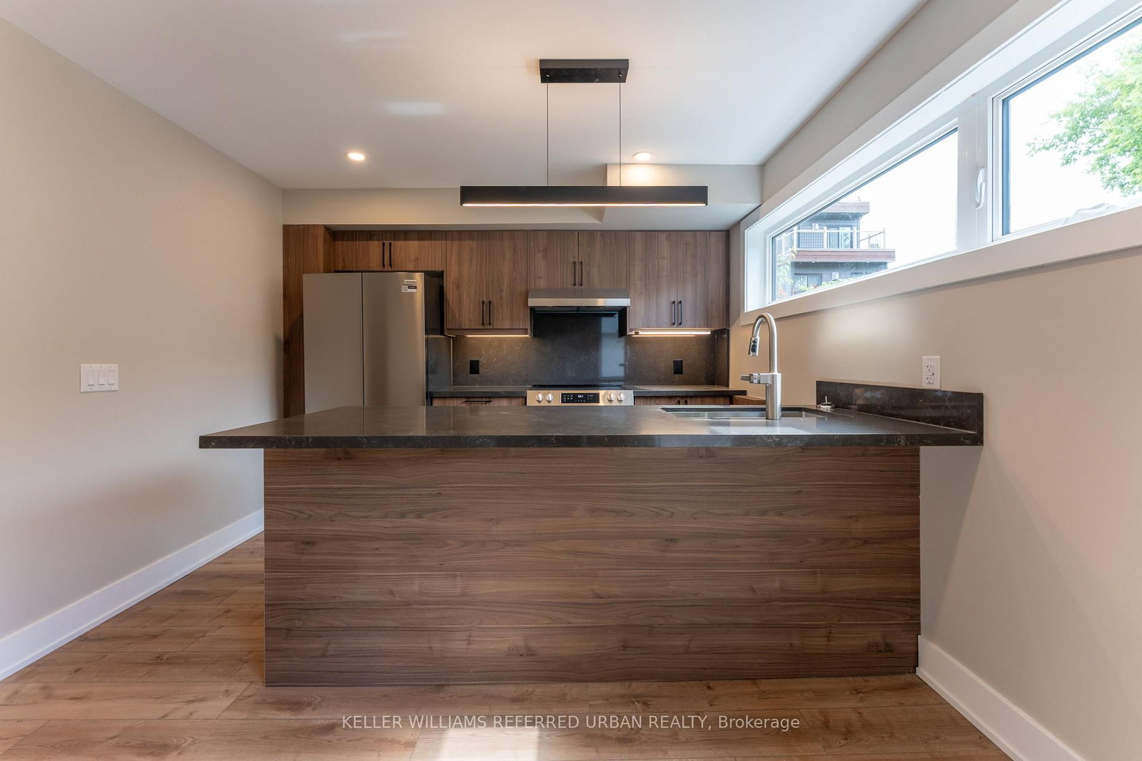 5-352 Jones Avenue, Toronto, ON, photo 2