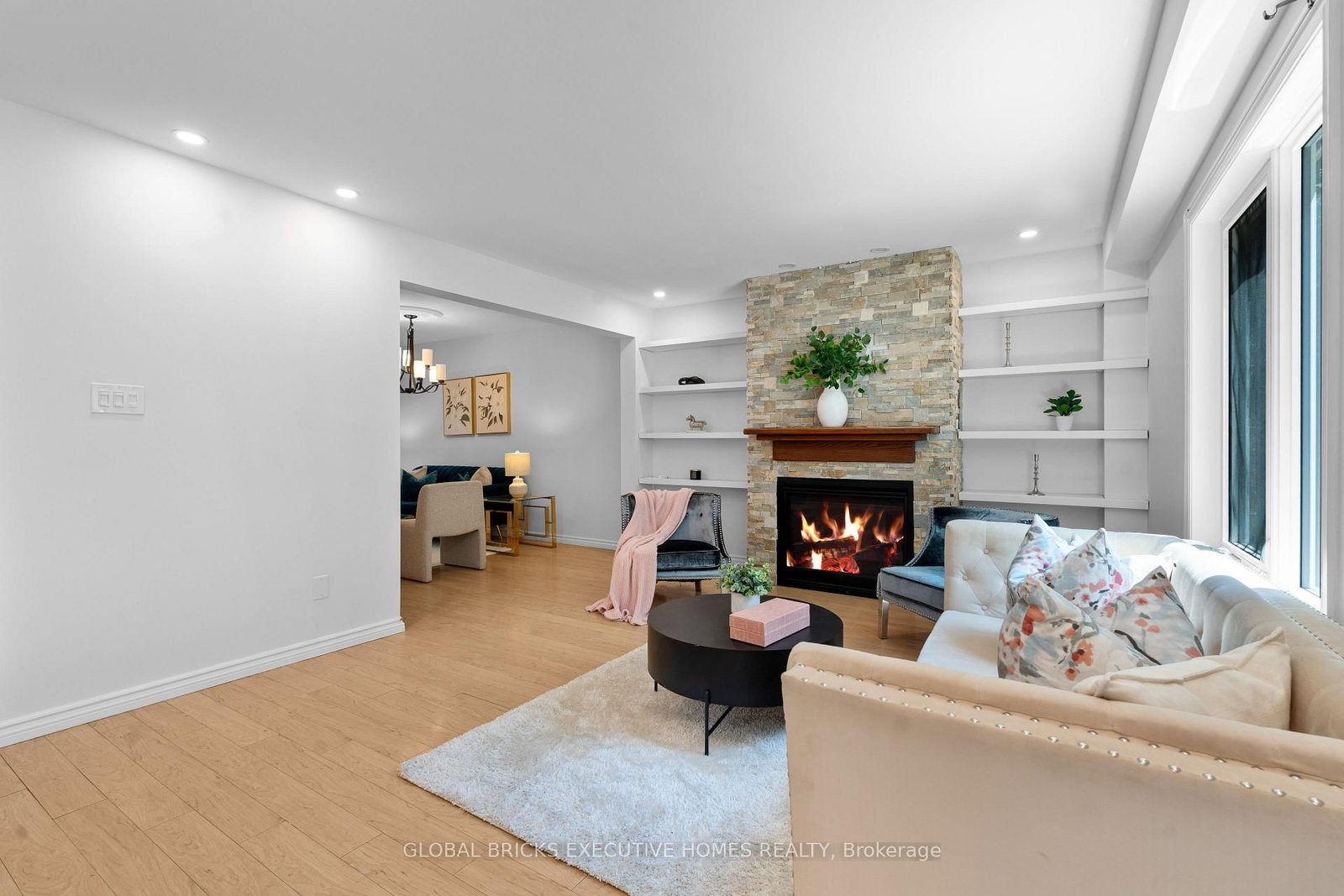 125 Andrew Street • Clarington, ON photo 4