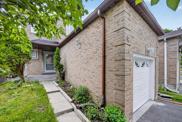 4 Usherwood Court