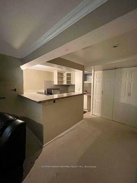 38 Fenwood Heights • Toronto, ON photo 15
