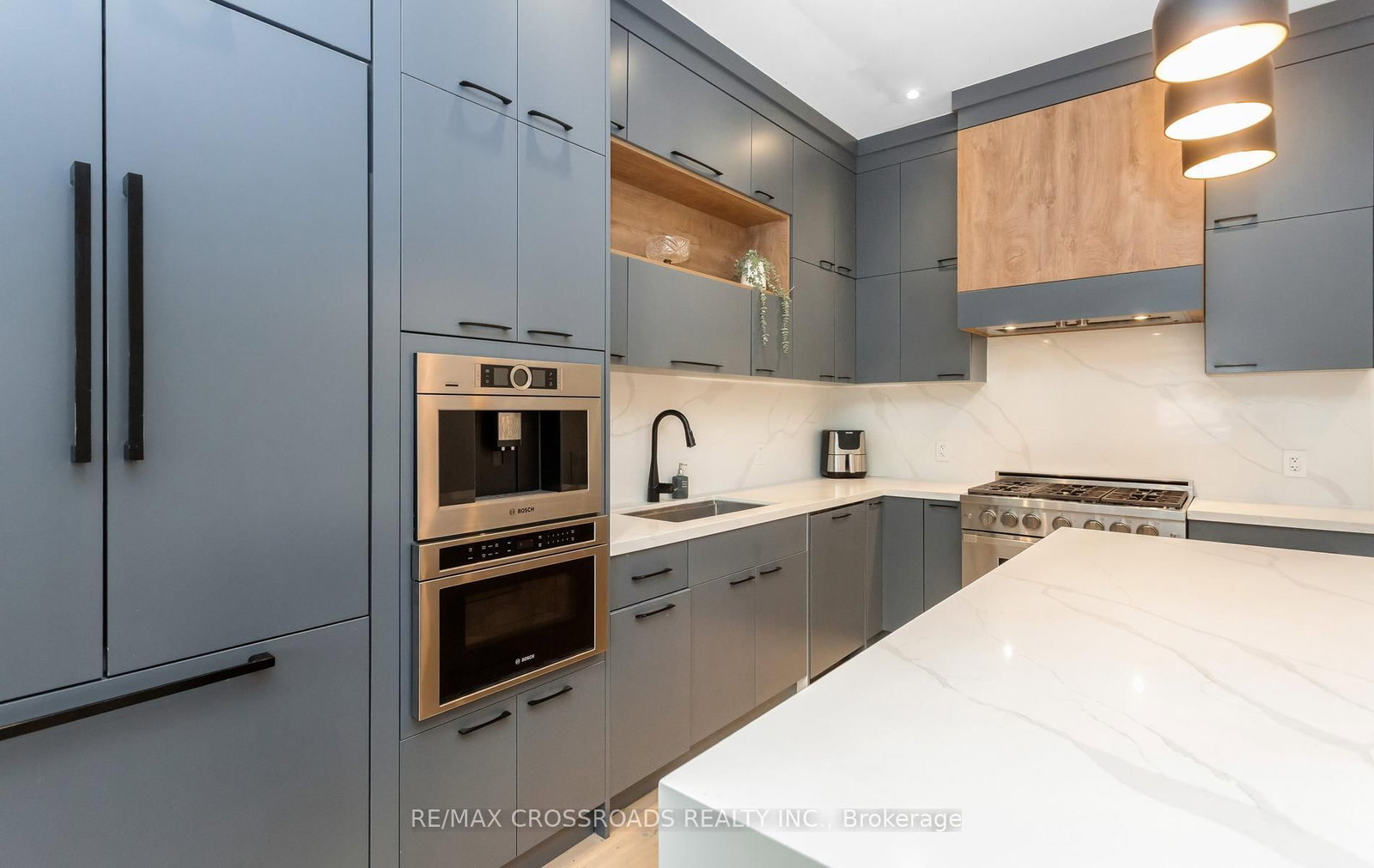 10 Hamstead Avenue • Toronto, ON photo 10