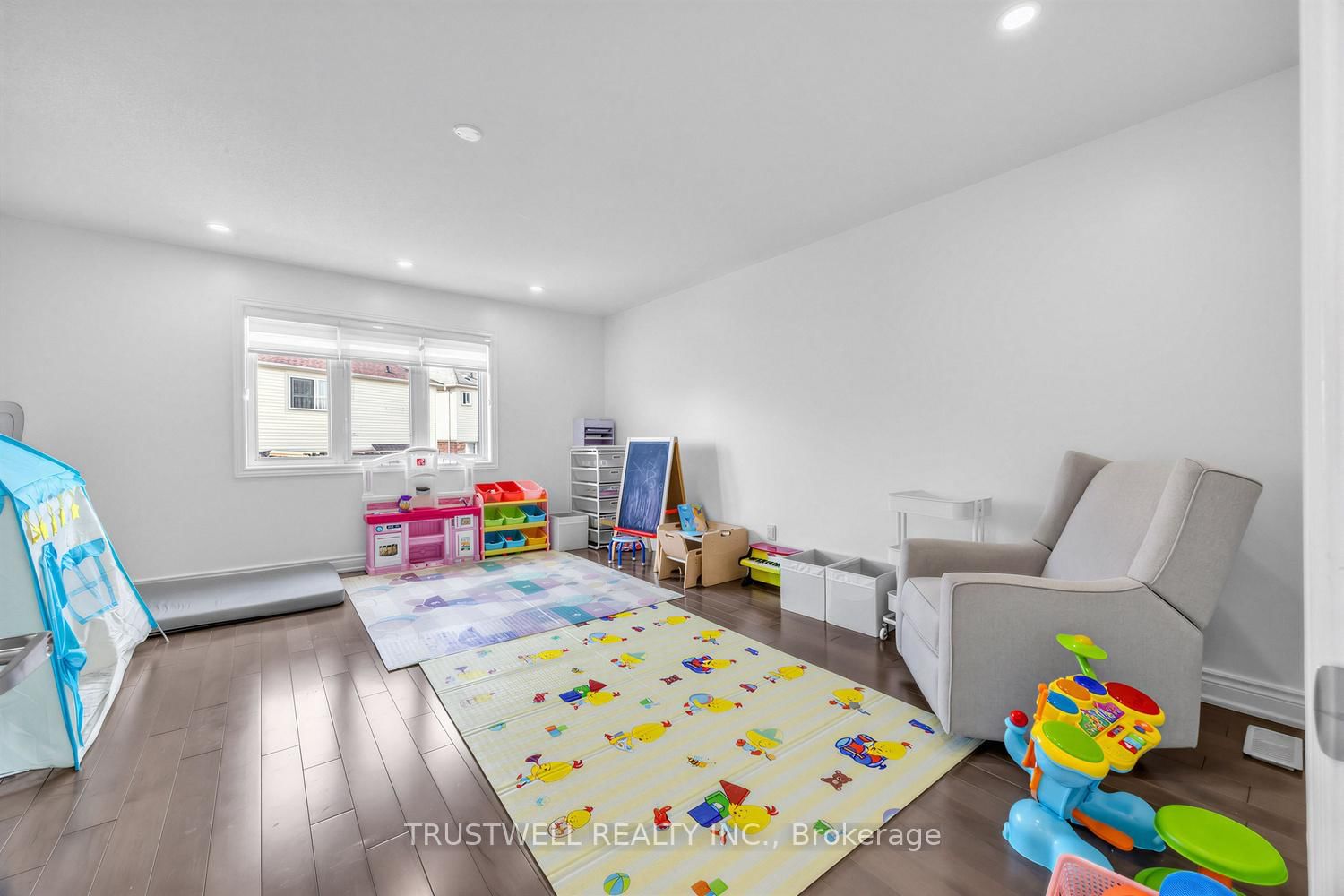 3 Waldron Court • Ajax, ON photo 21