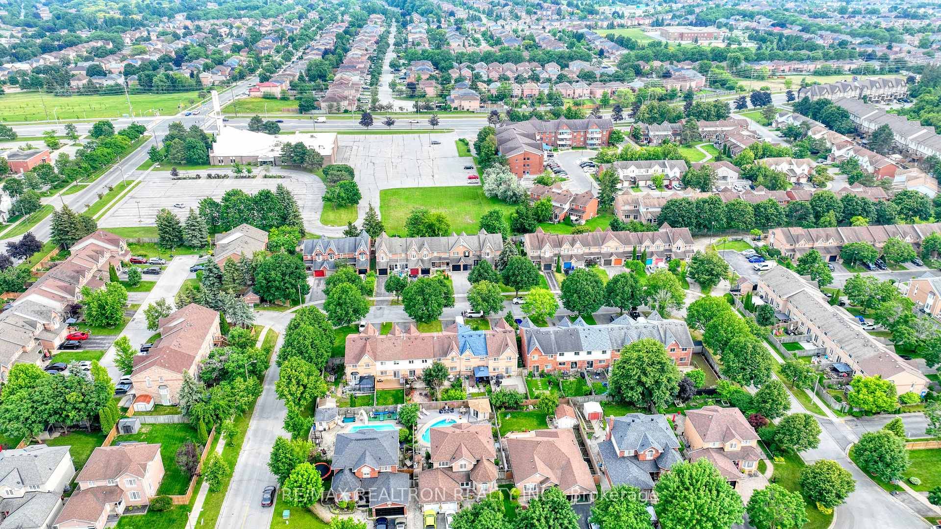 42 Mccullock Crescent