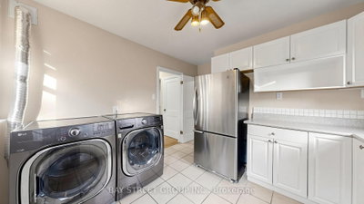 26 Innismore Crescent • Toronto, ON photo 8