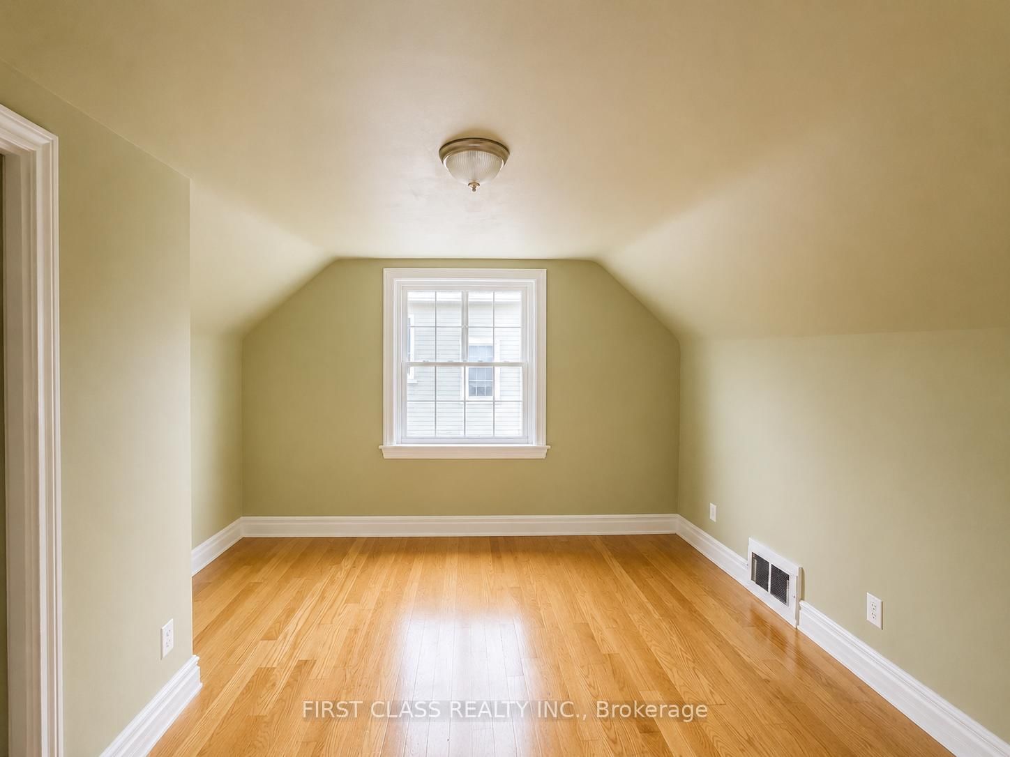 44 Scotia Avenue • Toronto, ON photo 9