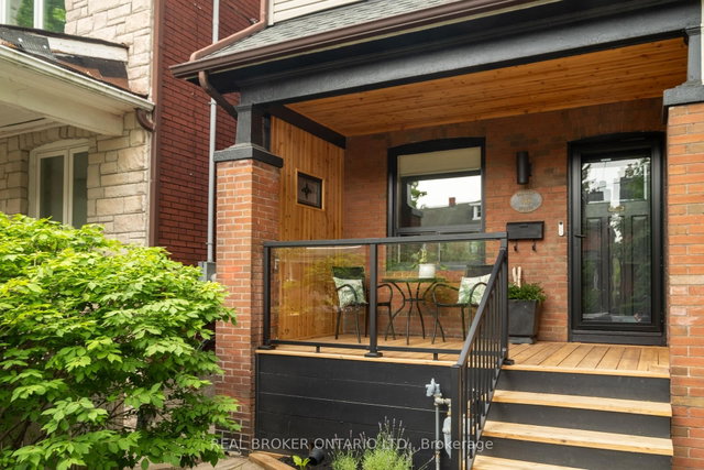 158 Oakcrest Avenue