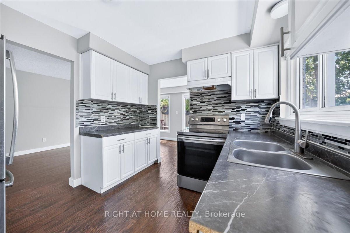 1087 Venus Crescent • Oshawa, ON photo 11
