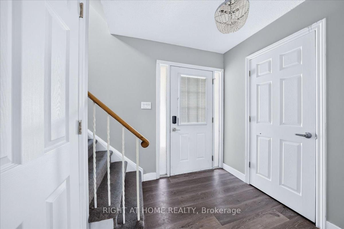 1087 Venus Crescent • Oshawa, ON photo 4