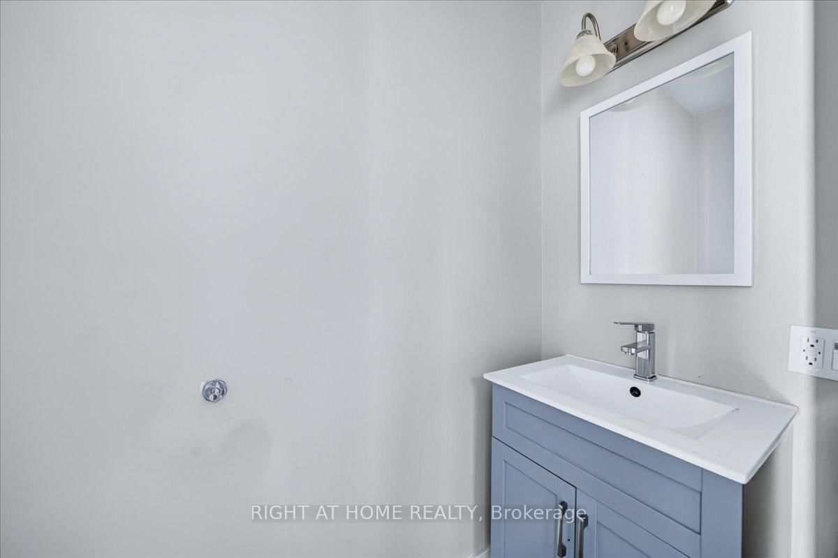 1087 Venus Crescent • Oshawa, ON photo 5