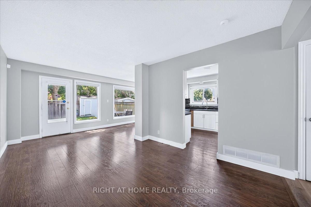 1087 Venus Crescent • Oshawa, ON photo 7