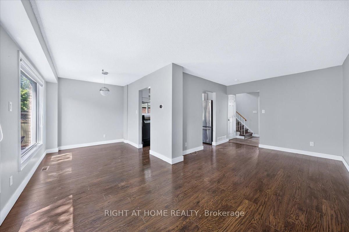 1087 Venus Crescent • Oshawa, ON photo 8