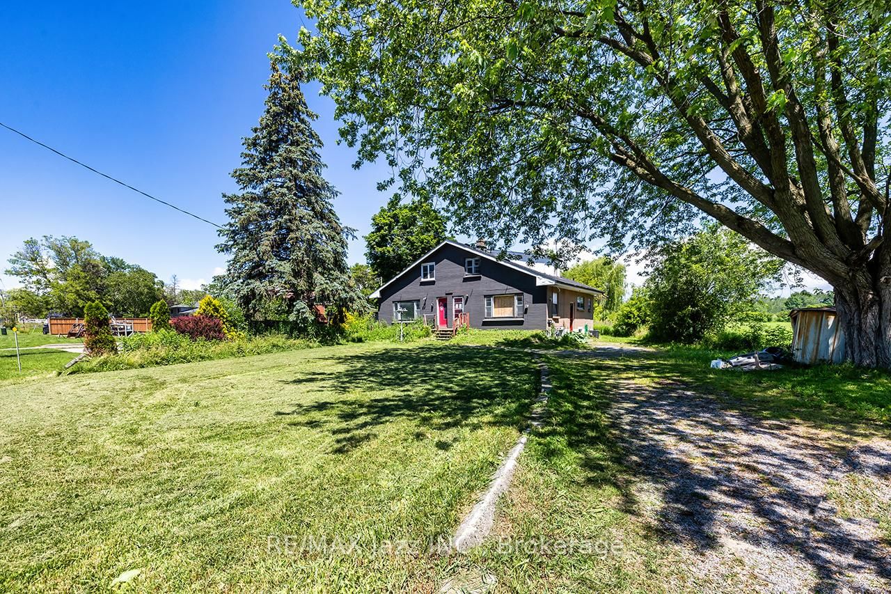 2216 Highway 2 • Clarington, ON photo 2