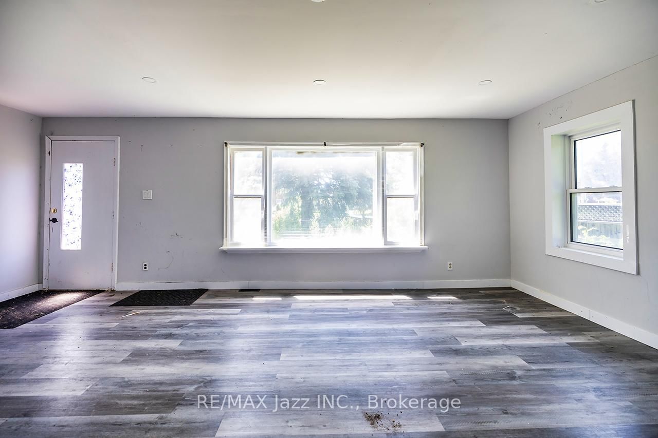 2216 Highway 2 • Clarington, ON photo 4