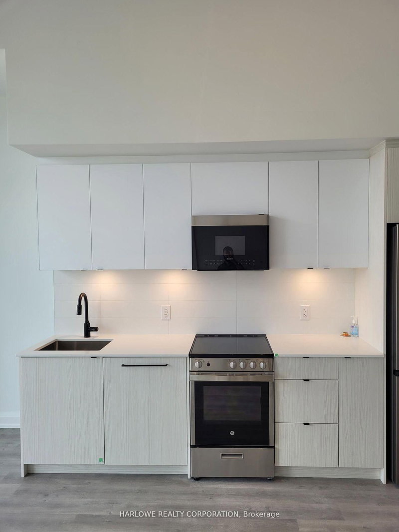PH05 - 2369 Danforth Avenue
