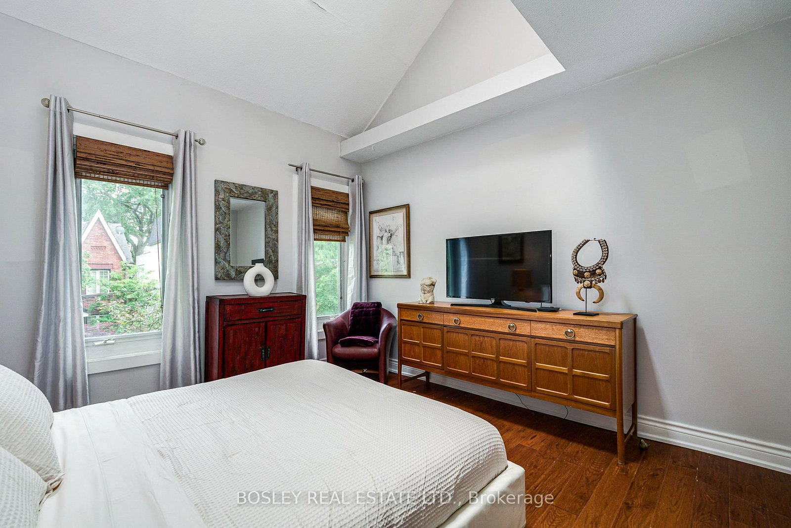 16 Blong Avenue • Toronto, ON photo 15