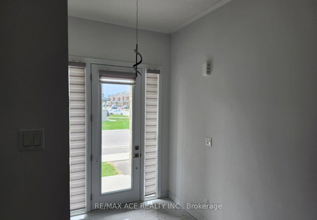 976 Andrew Murdoch Street W