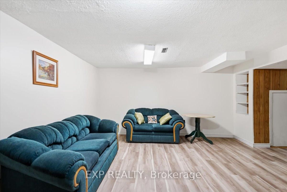 102 Red River Crescent • Toronto, ON photo 14