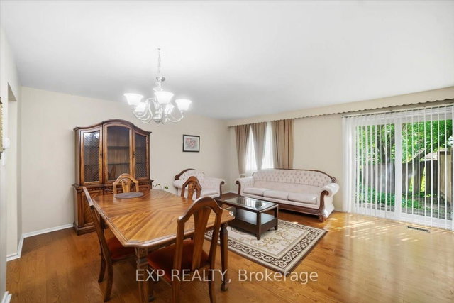 102 Red River Crescent