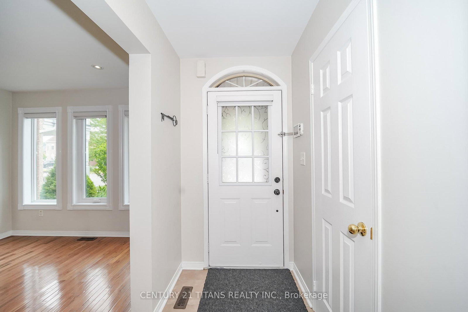 94 Greenhalf Drive • Ajax, ON photo 8