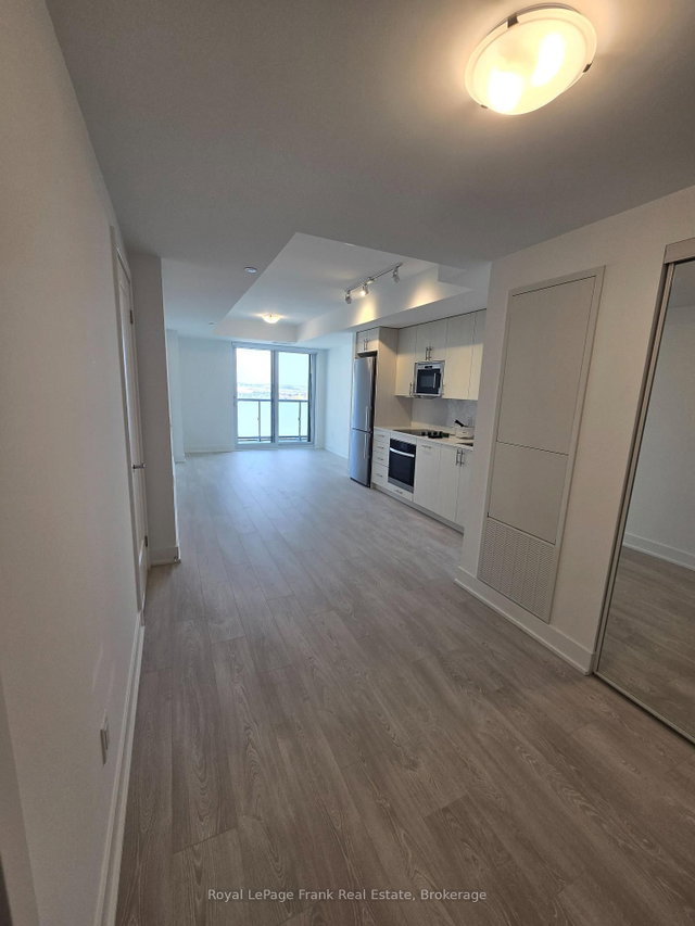 1020 - 2545 Simcoe Street N
