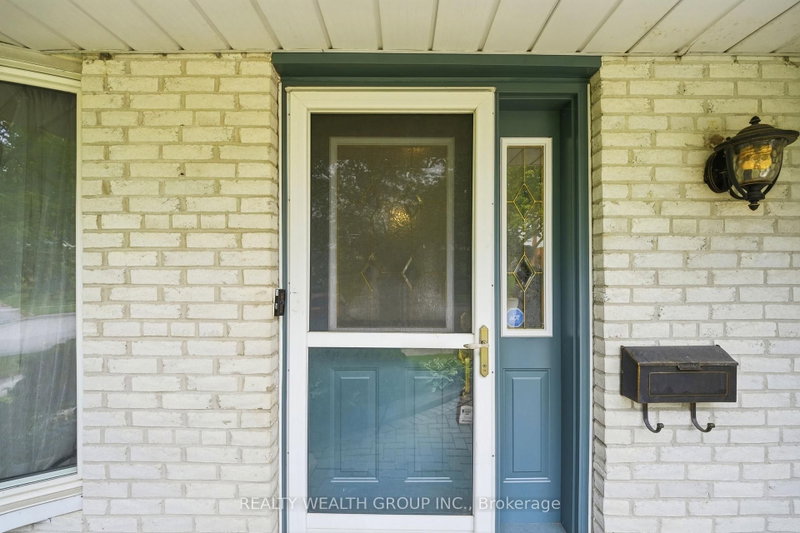 23 Pipers Green Avenue