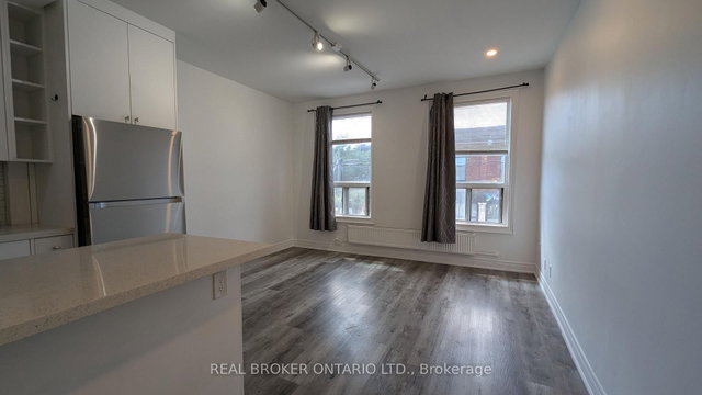 4 - 2199 Gerrard Street E