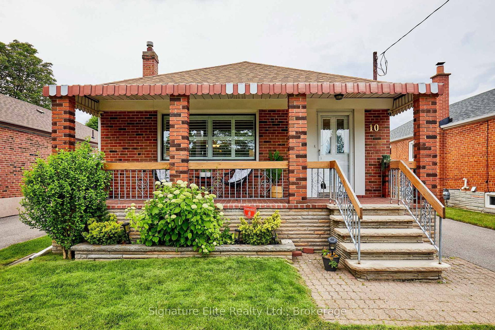 Property at 10 Bardwell