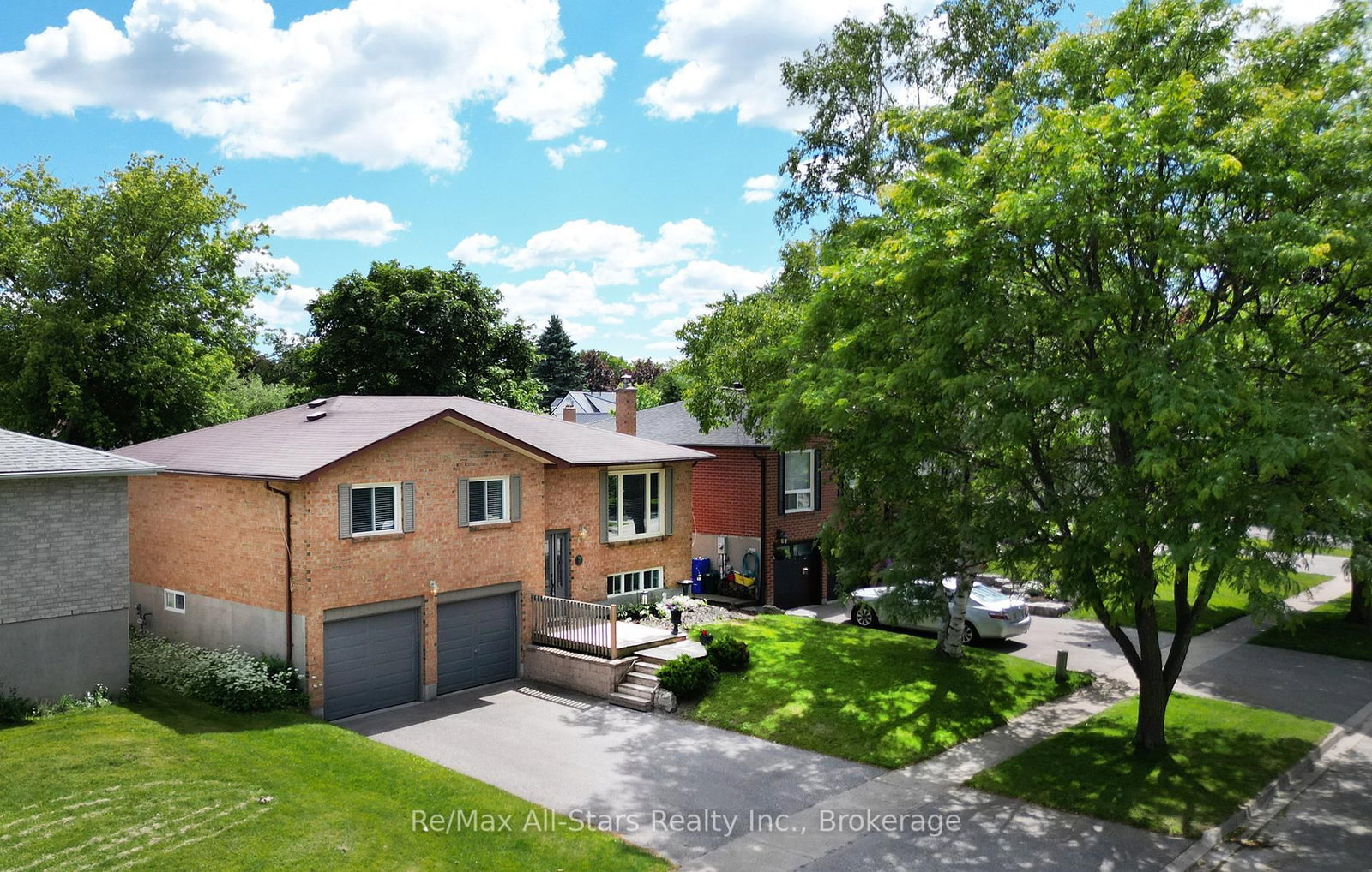 39 Applewood Crescent • Scugog, ON photo 2