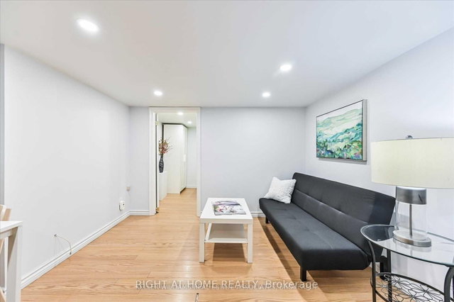 40 Plaxton Drive
