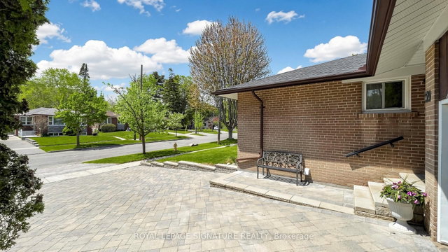 59 Woodgarden Crescent