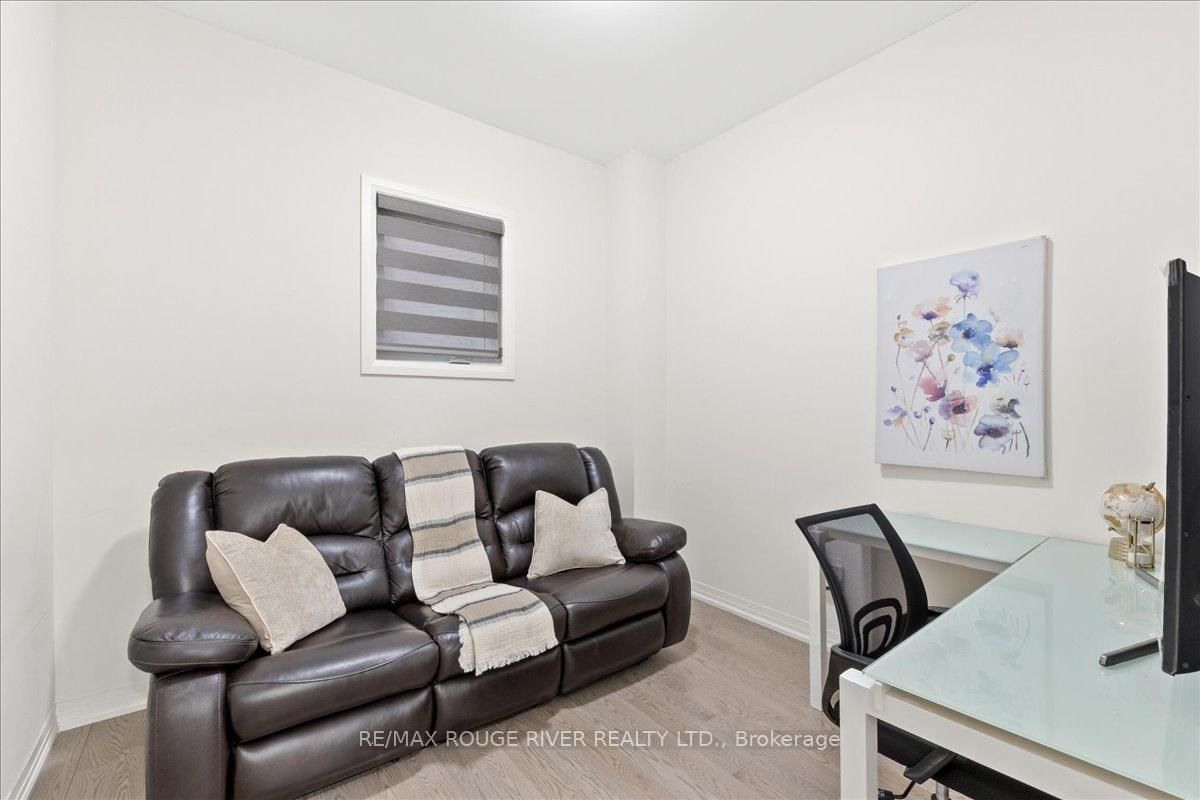 39 Armilia Place • Whitby, ON photo 15