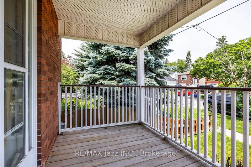 100 Montrave Avenue