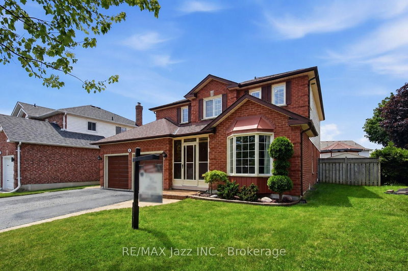 6 Aldcroft Crescent