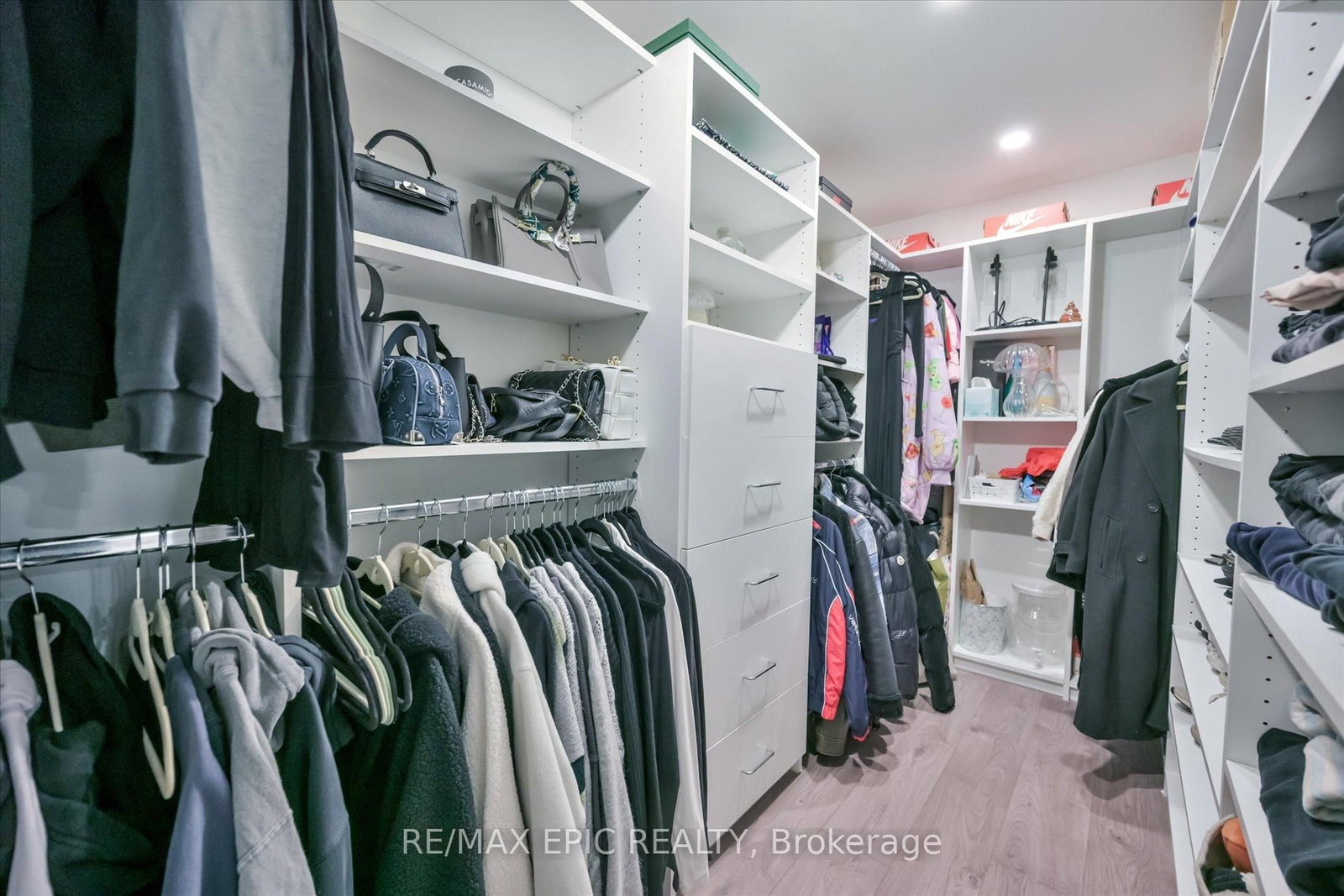 33 Emmett Place • Whitby, ON photo 38
